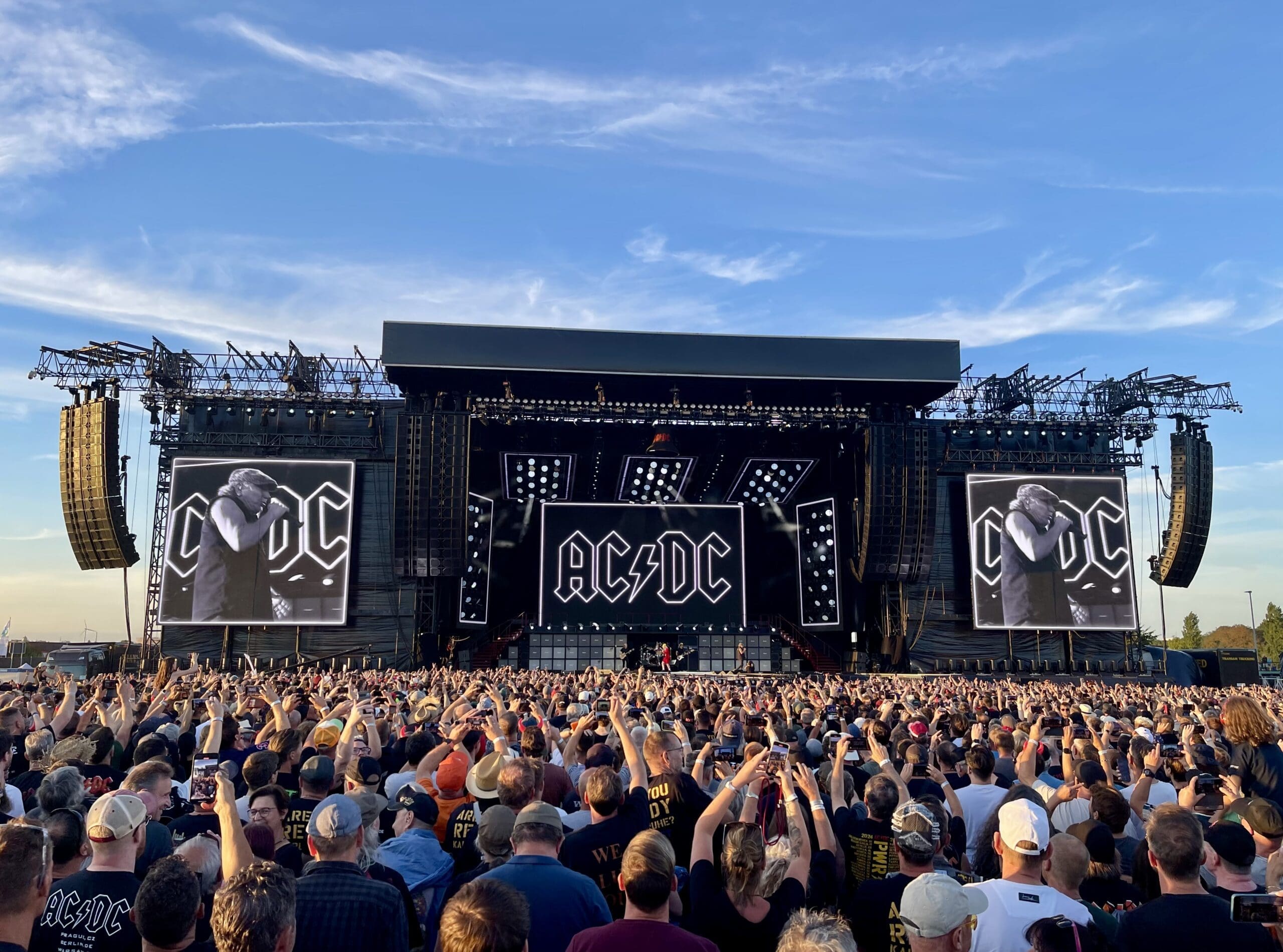 Claudia und Klaas auf AC/DC